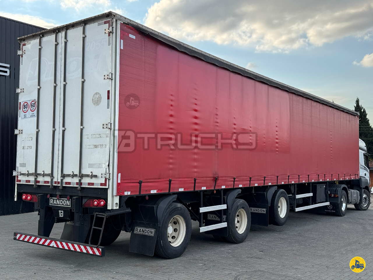 CARRETA SEMI-REBOQUE BAU SIDER Reta TB Trucks SAO JOSE DOS PINHAIS PARANÁ PR